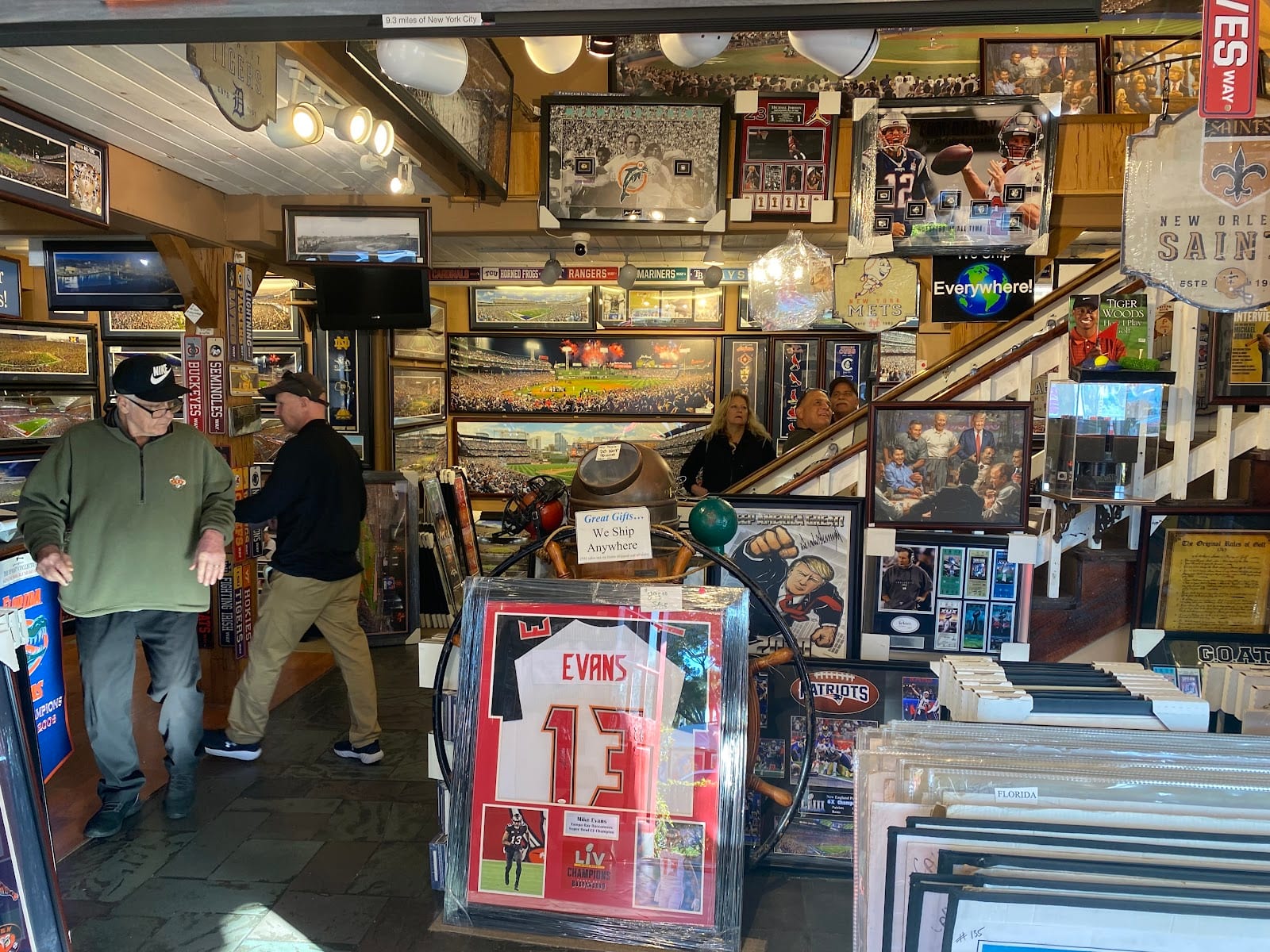 Stadium Gallery, photo 2