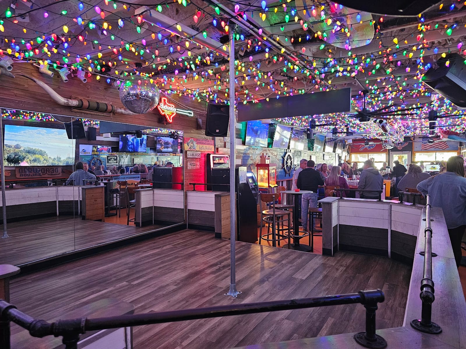 Moondoggy's Saloon, photo 3