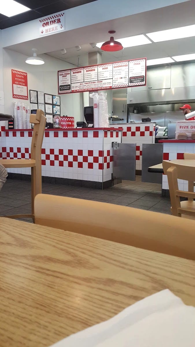 Five Guys, photo 3