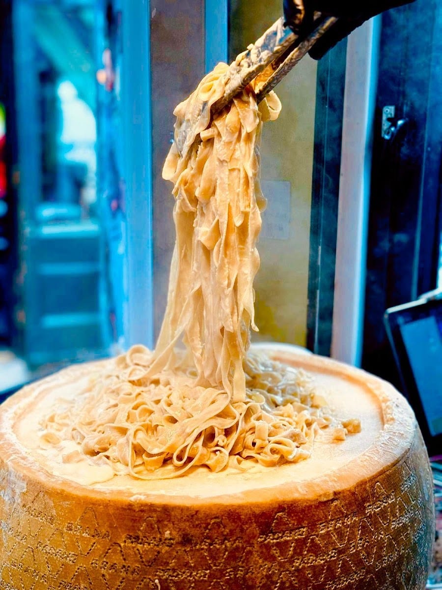The Cheese Wheel, photo 2