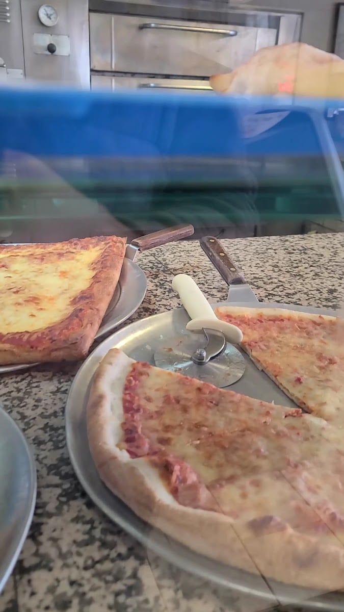 Dino's Pizza, photo 3