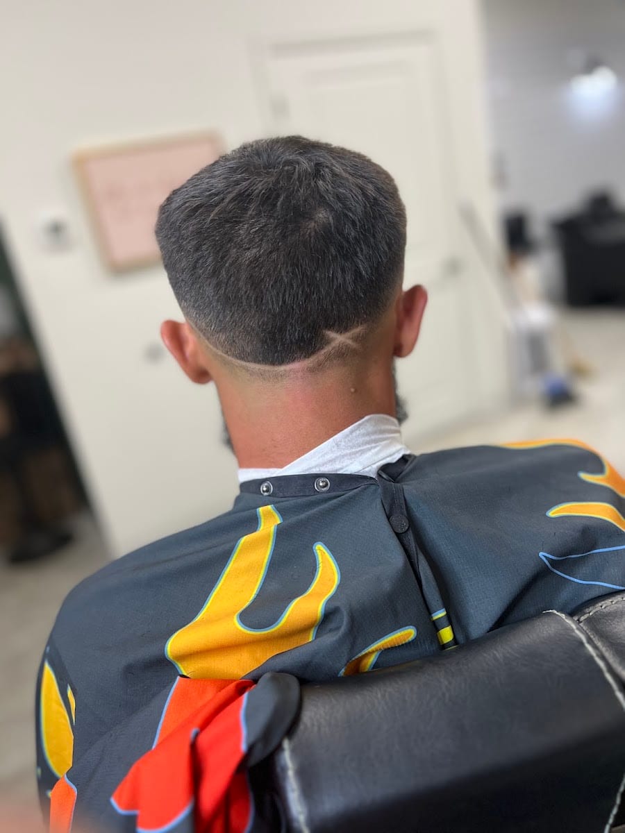 Mikey Conti Barber, photo 4