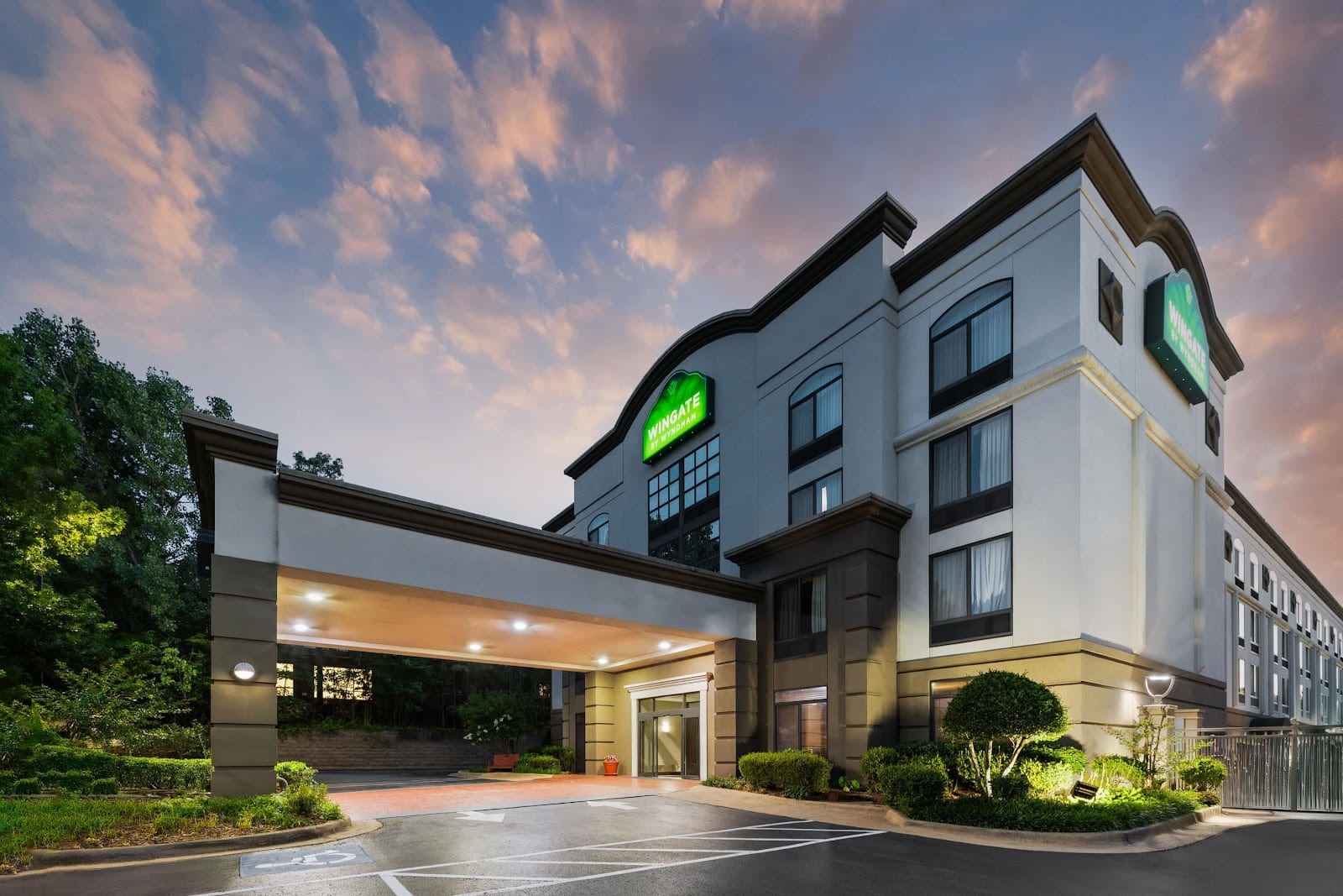 Embassy Suites by Hilton Little Rock, photo 2