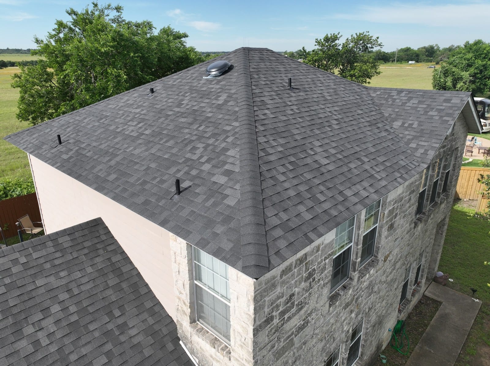 Dynamite Roofing & Construction