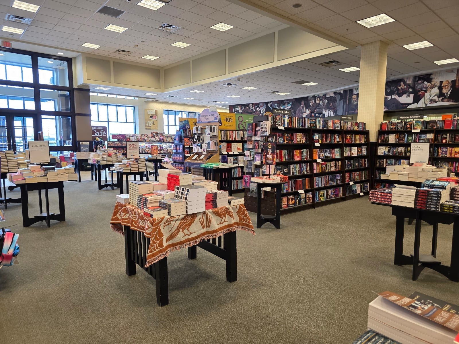 Barnes & Noble, photo 4