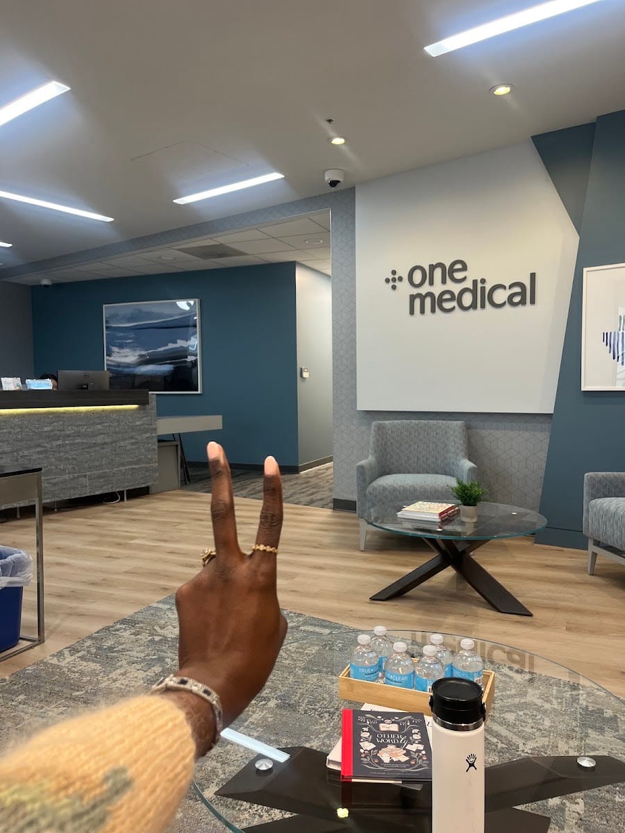 One Medical Primary Care Clinic - Four Embarcadero Center