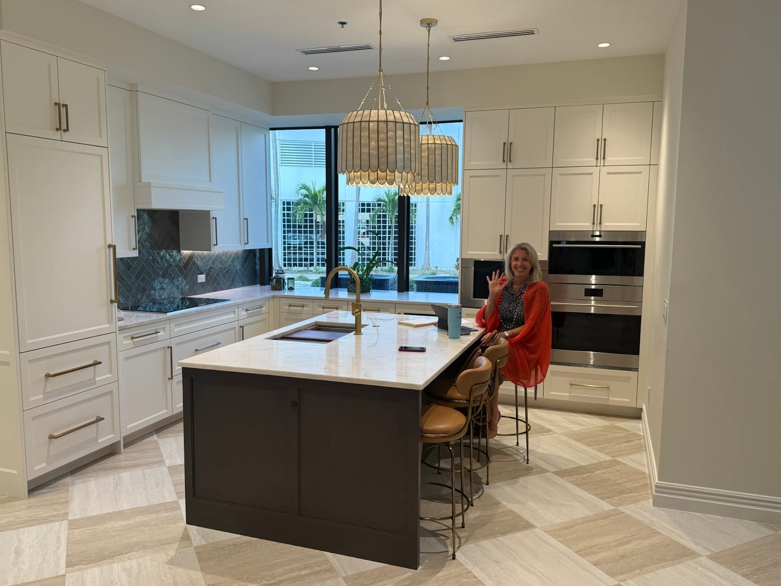 Mira Mar Residences Sales Gallery, photo 4