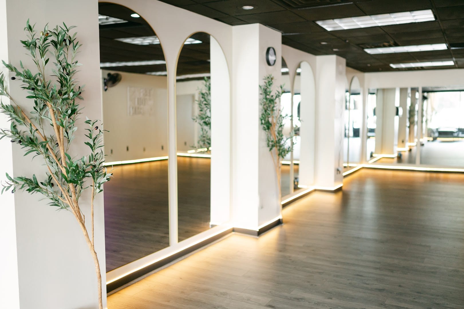 R | L Movement Studio