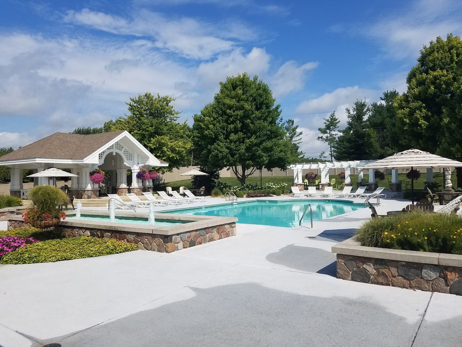Sycamore Hills Swim & Racquet Club, photo 2