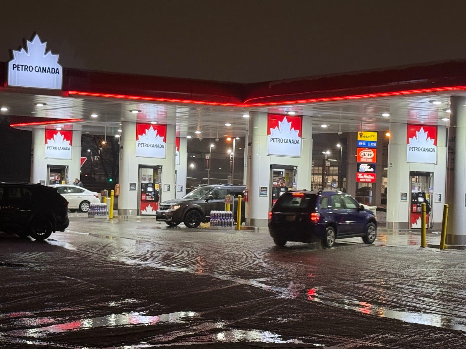 Petro-Canada & Car Wash, photo 2