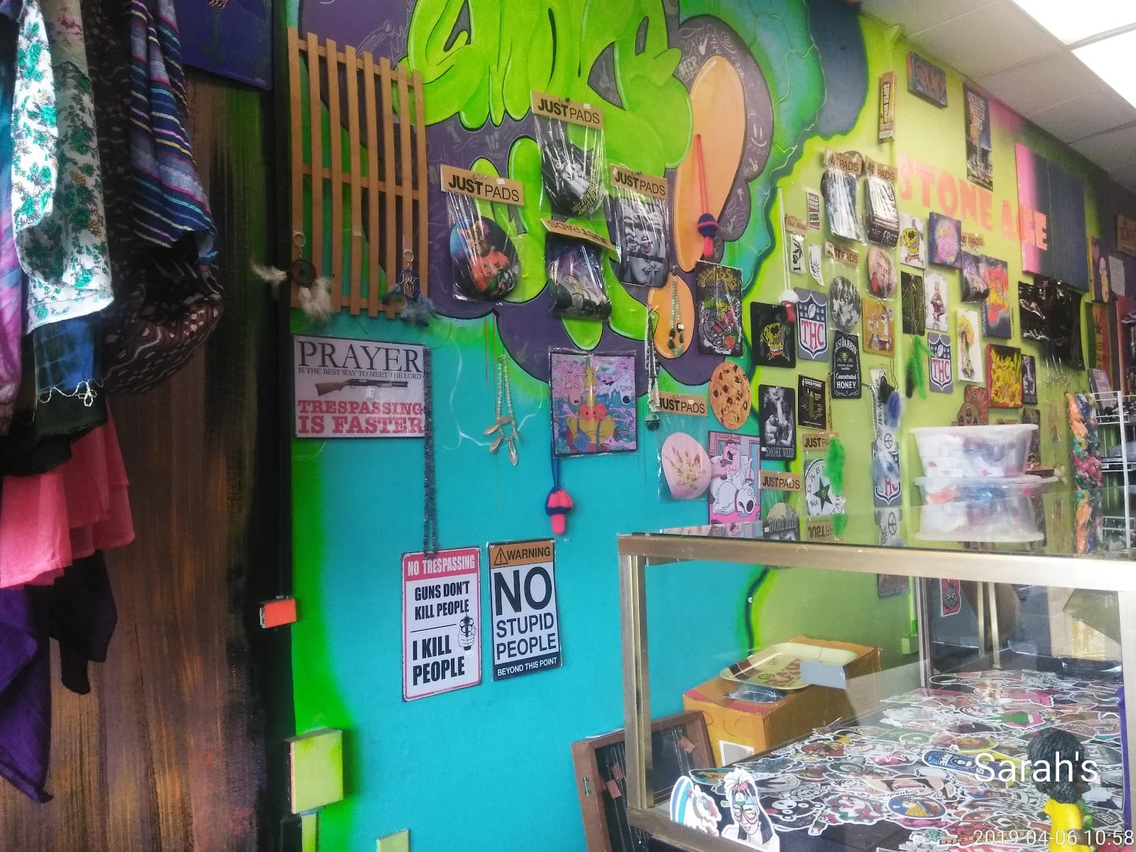 Stone Age Smoke Shop, photo 4