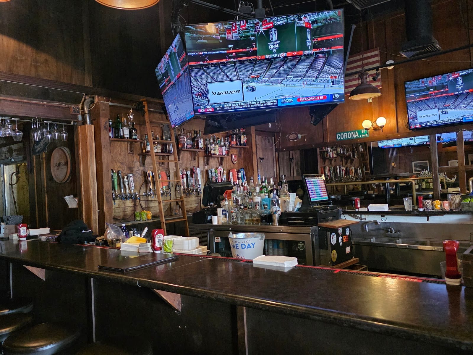 Kailua Town Pub and Grill, photo 3