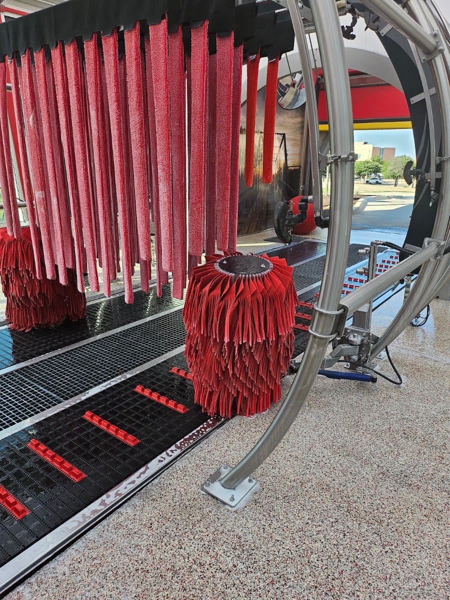 Tommy's Express® Car Wash, photo 4