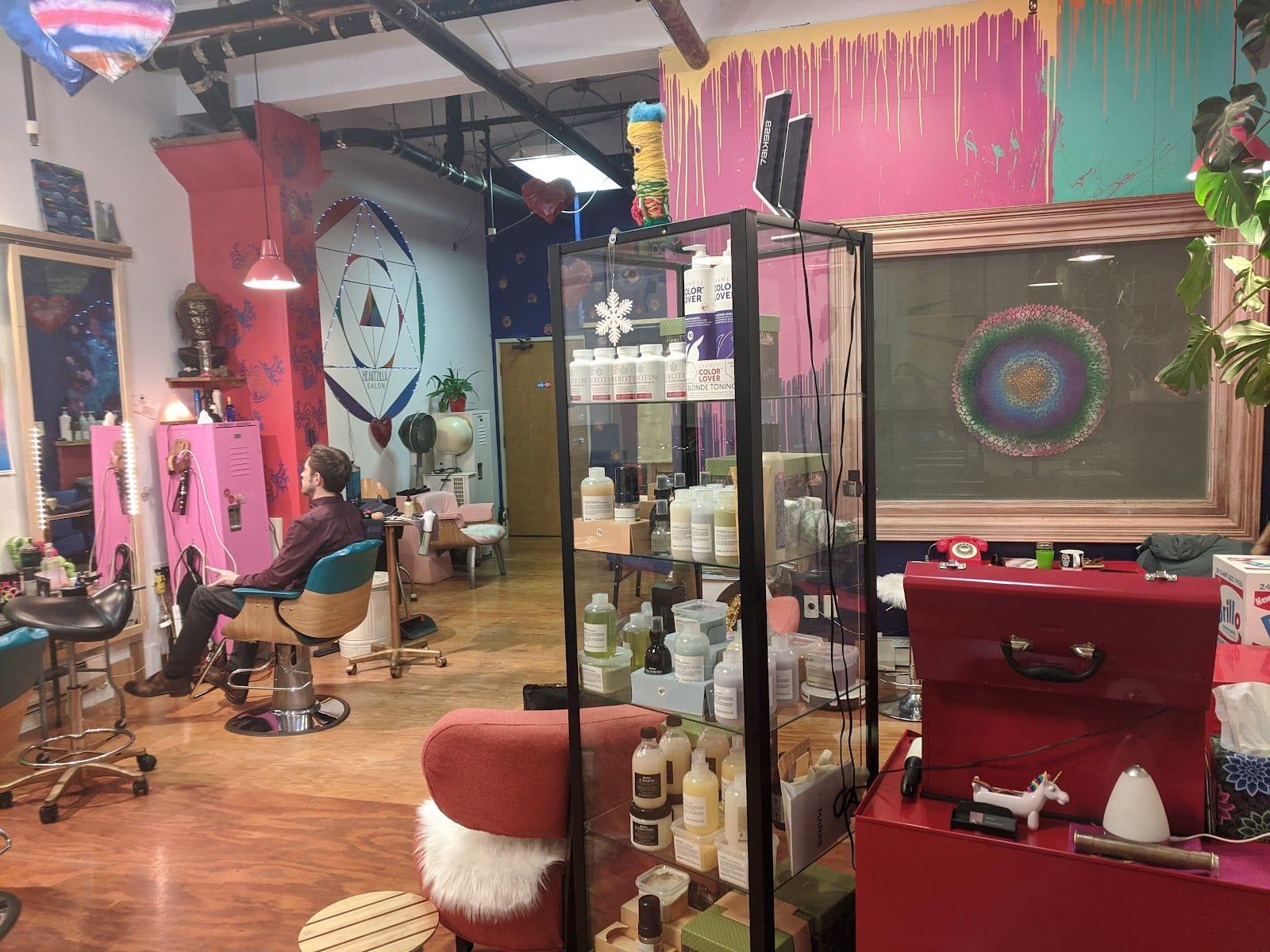 Heartzilla Salon, photo 4