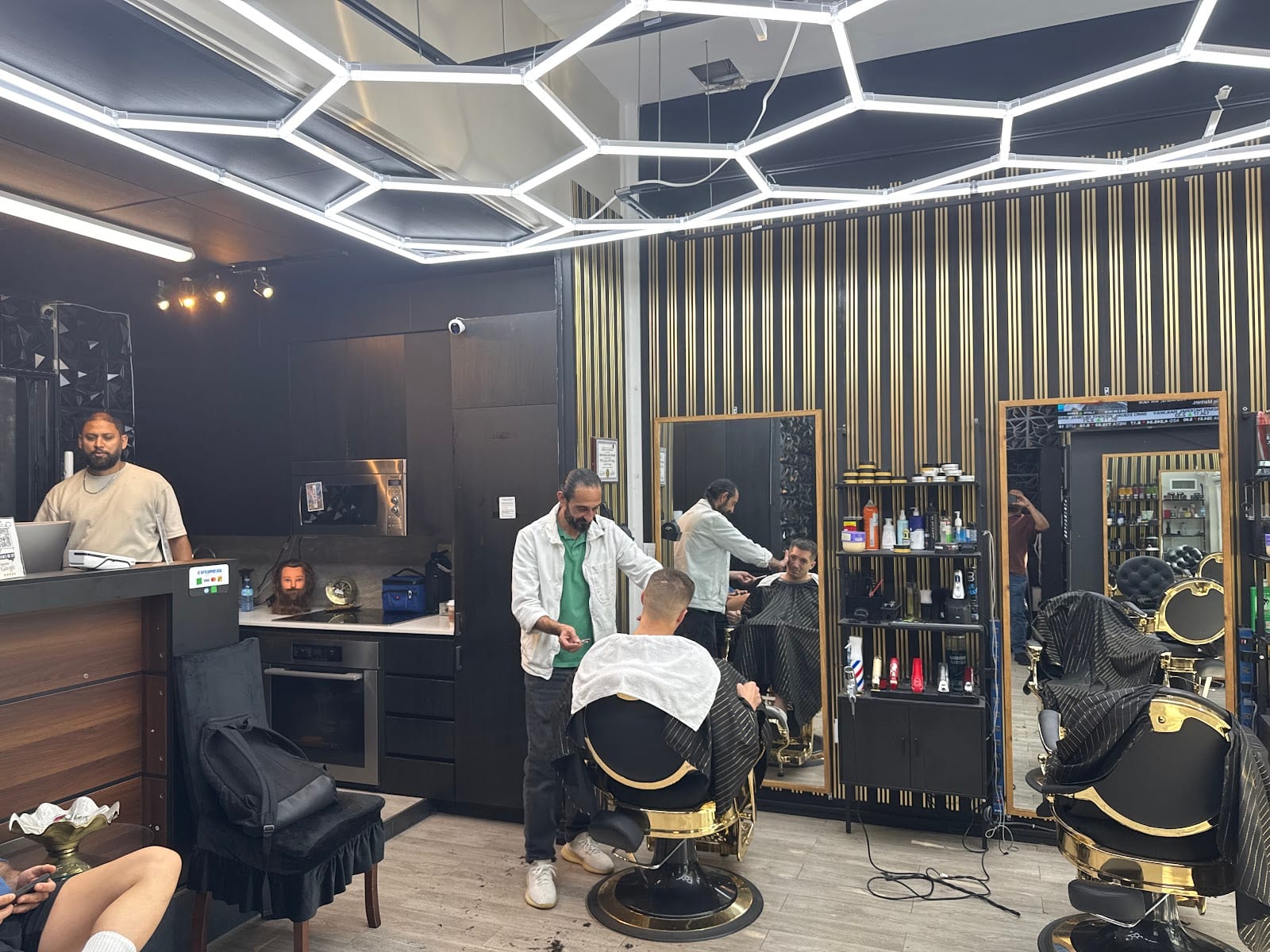 52 Barbershop, photo 2