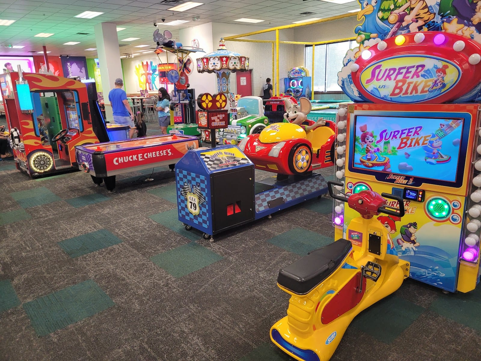 Chuck E. Cheese