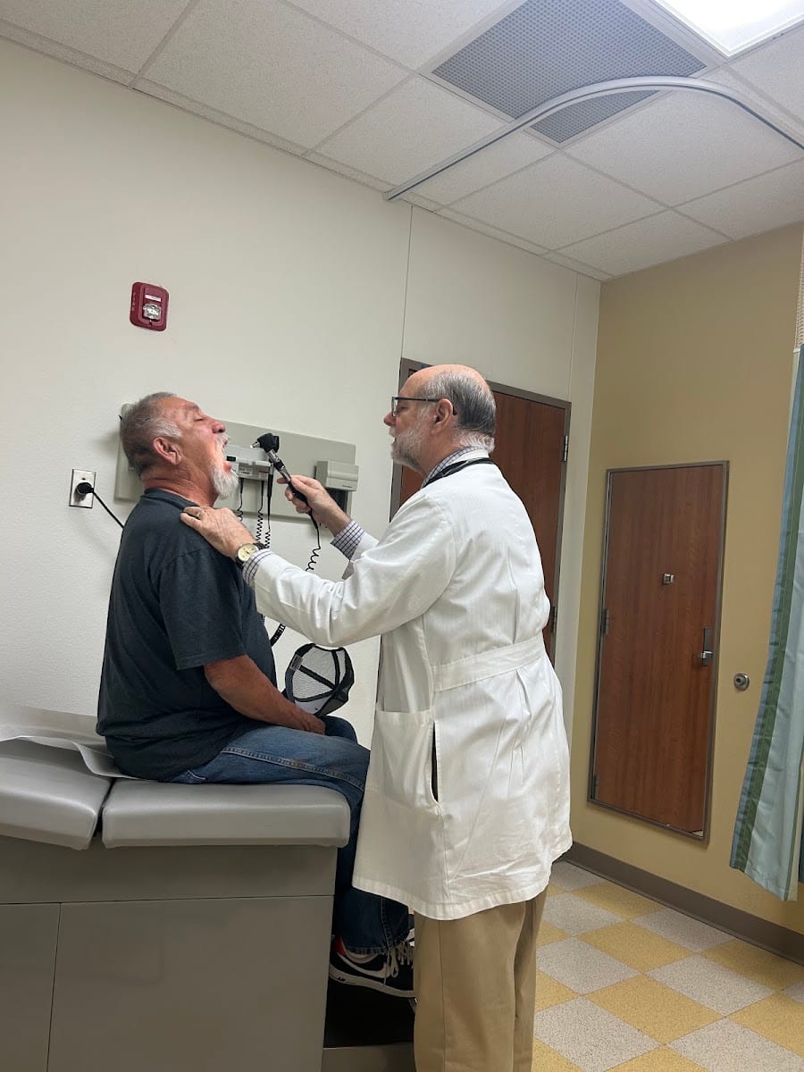 Robert J Bisbee, MD, photo 3