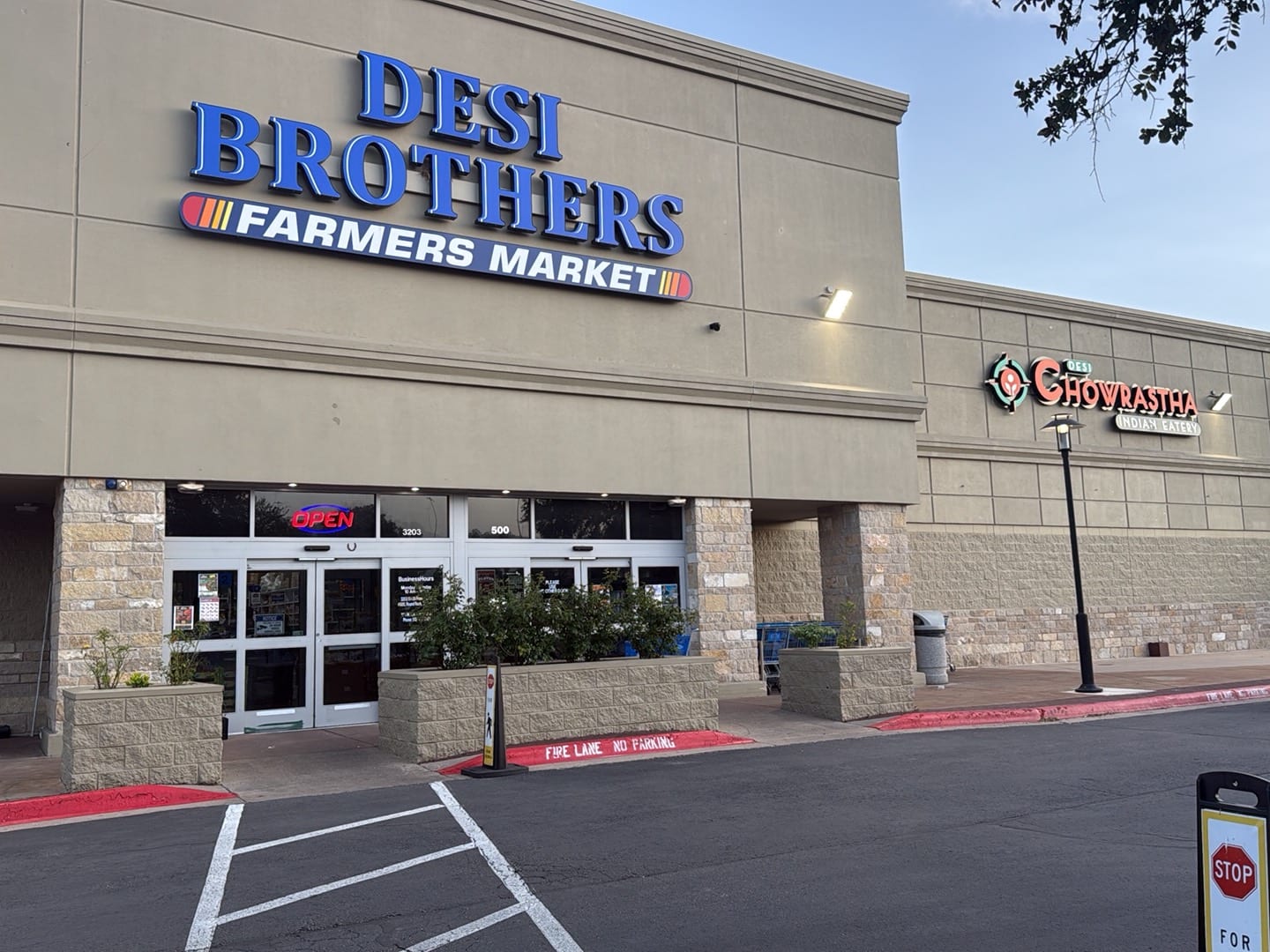 Desi Brothers, photo 2