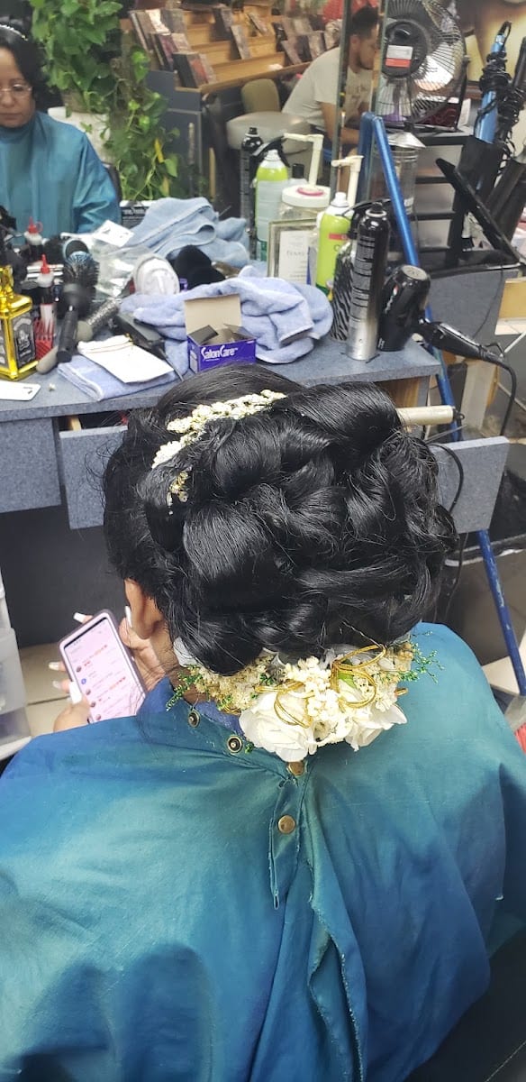 Ely's Beauty Salon, photo 3