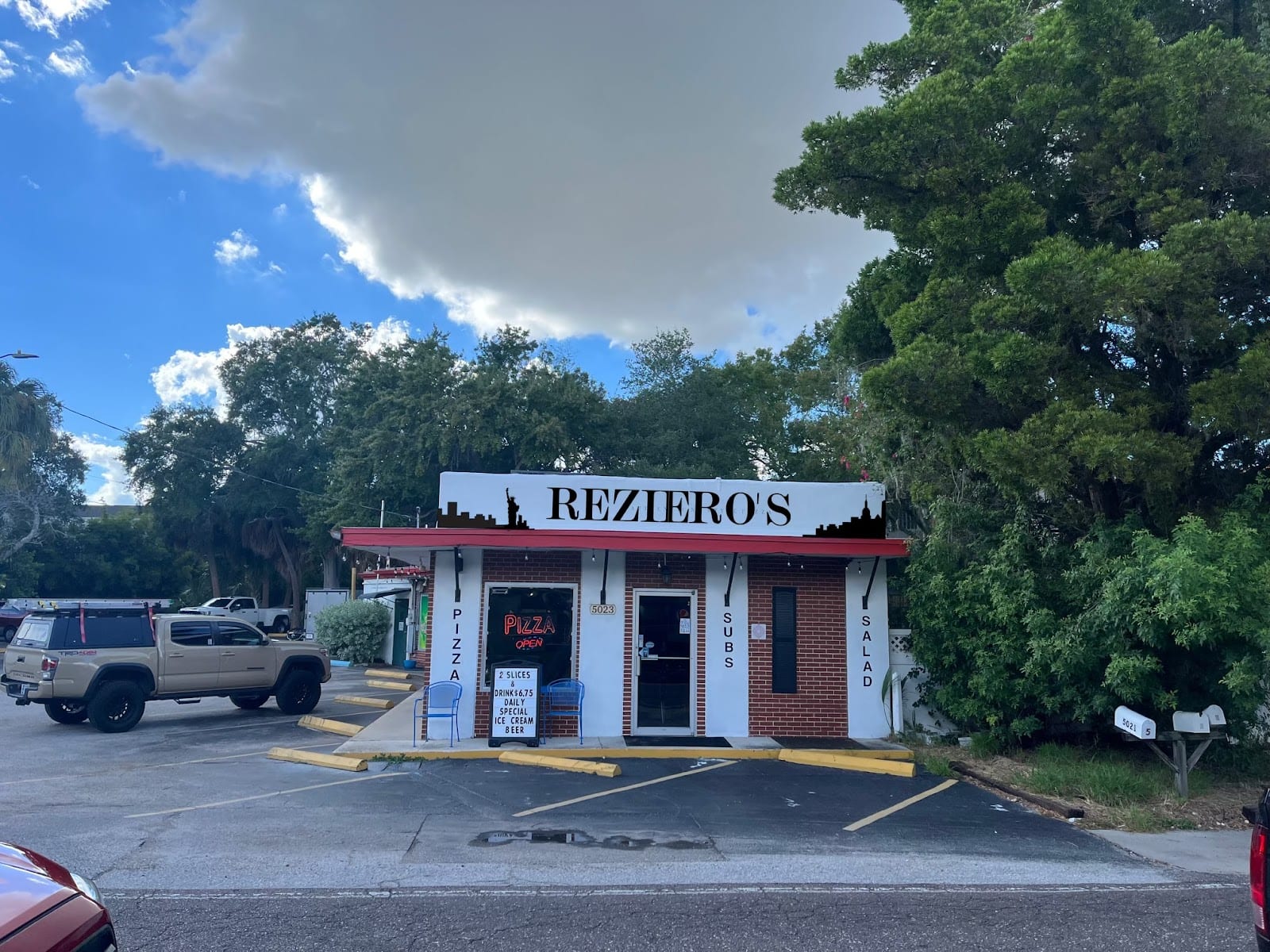 Reziero's NY Pizza, photo 2