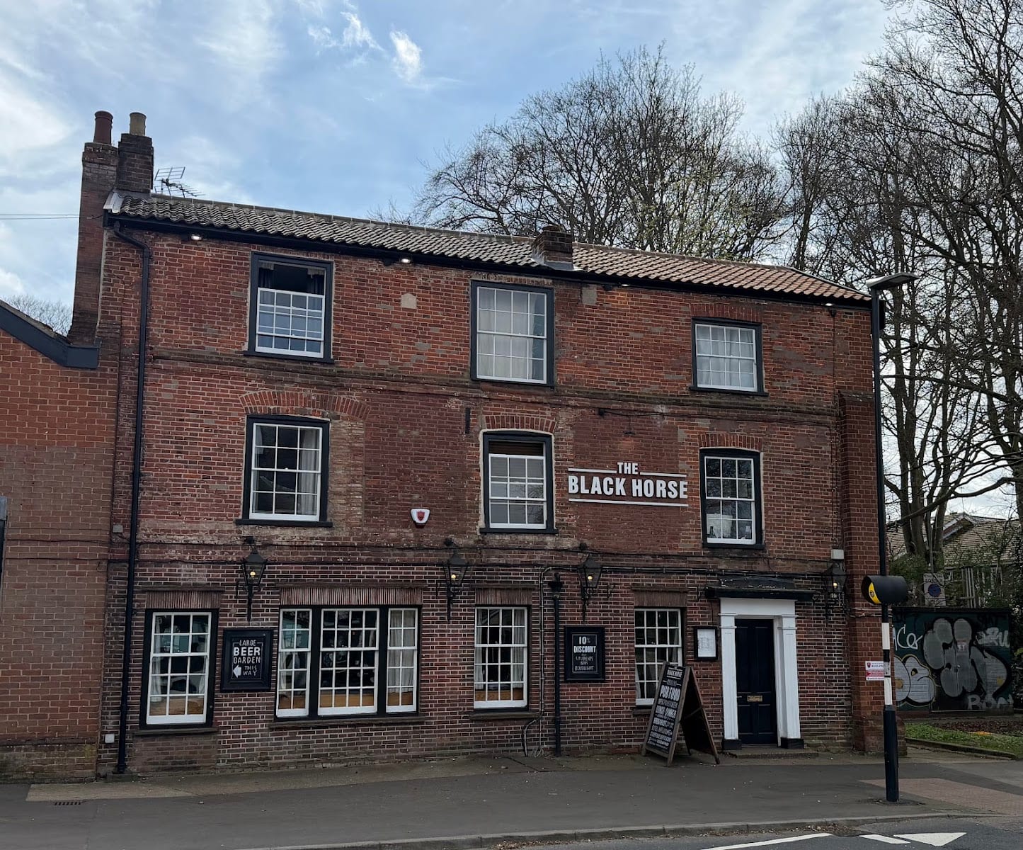 The Black Horse, photo 3