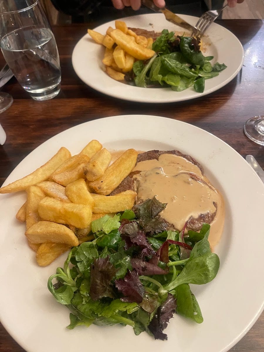 Tudors at the White Hart Hotel