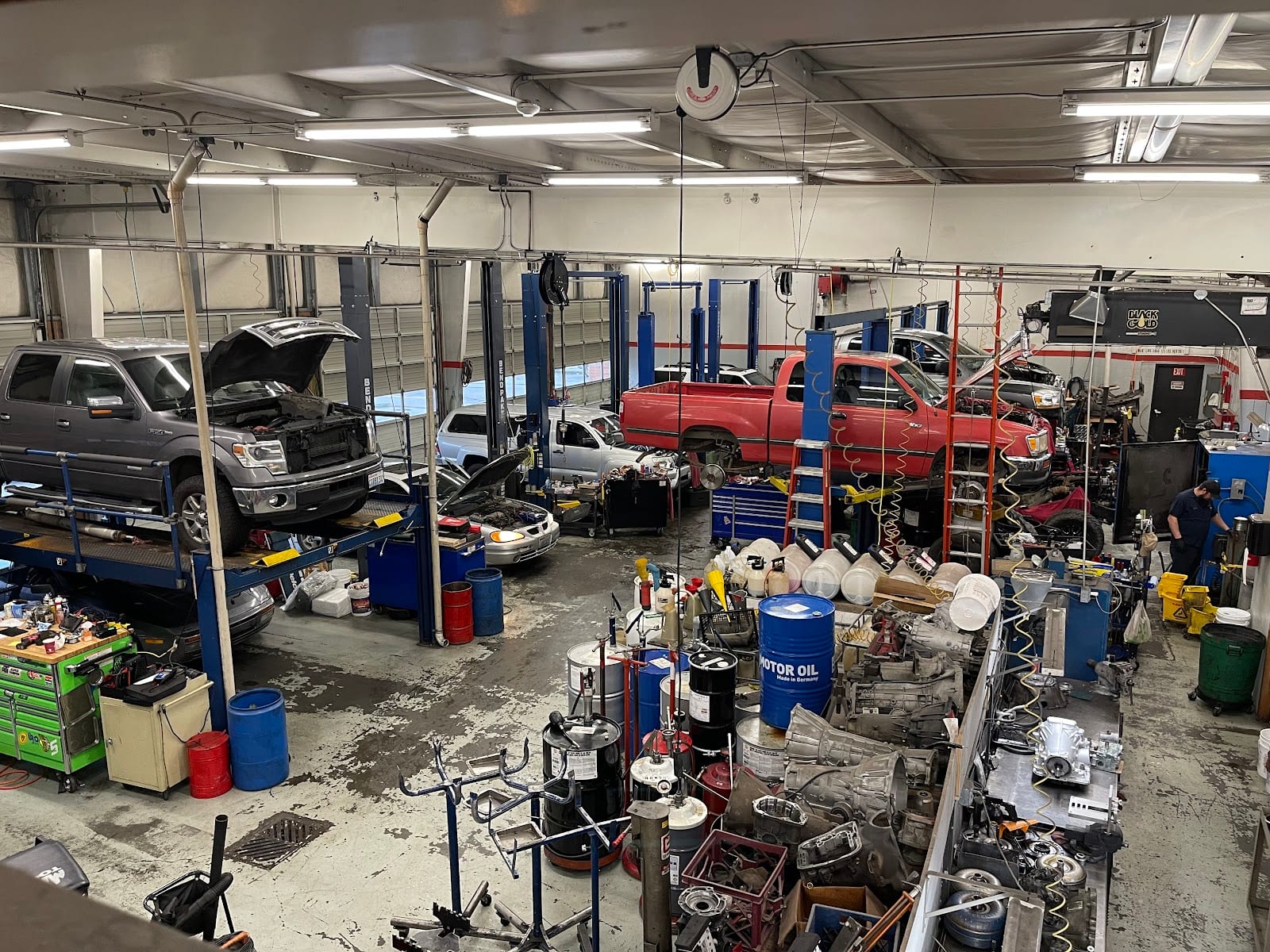 Lloyds Automotive and Transmission Specialists