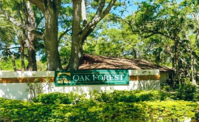 Oak Forest Pool
