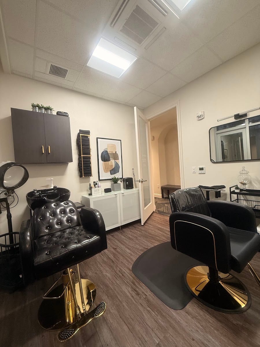 Phenix Salon Suites - Fruitville Commons, photo 2