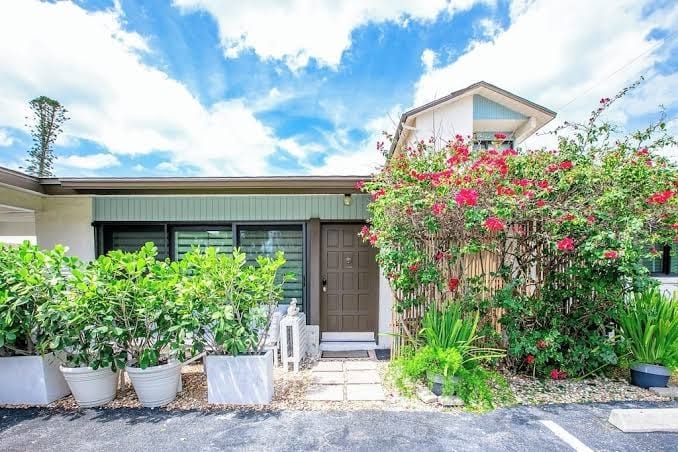 2BR Beachy Speakeasy In St Armand's w / Rooftop Deck Lounge. Walk to Lido Beach, photo 2
