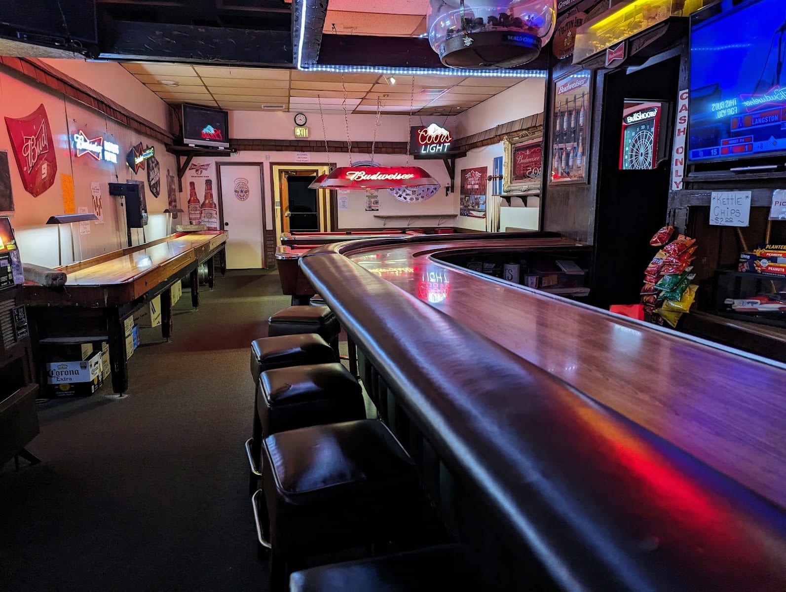 Tustin Inn, photo 3