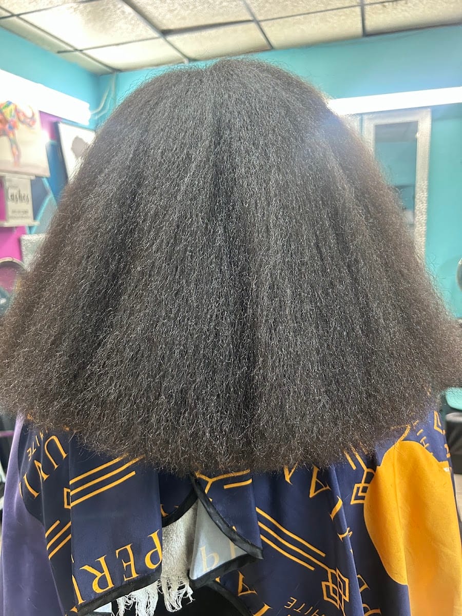Adrienne's Ultimate U / The Barber Hub, photo 4