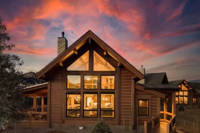 Lake Front! Mtn/Lake Views,HotTub,Gas FirePit,Walking Trail to town & shopping