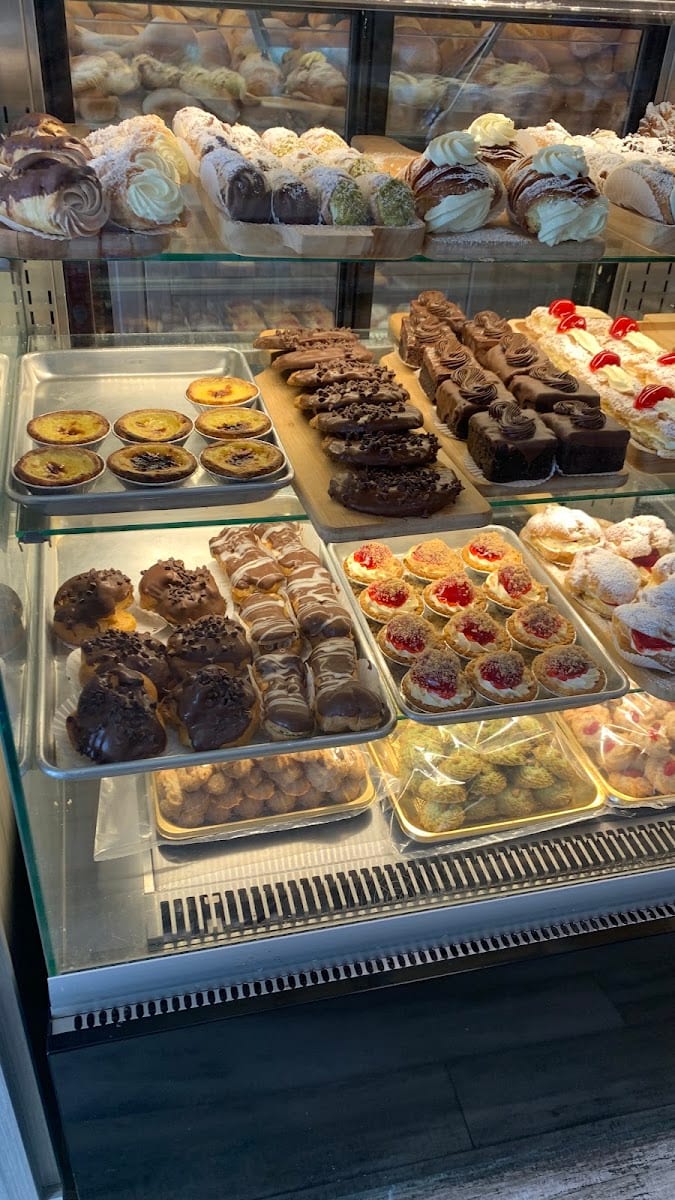 Angel's Bakery & Deli