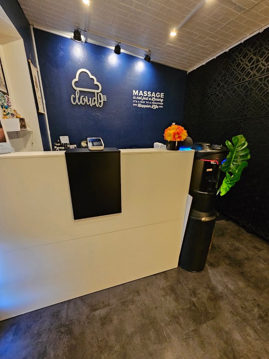 Massage Cloud9