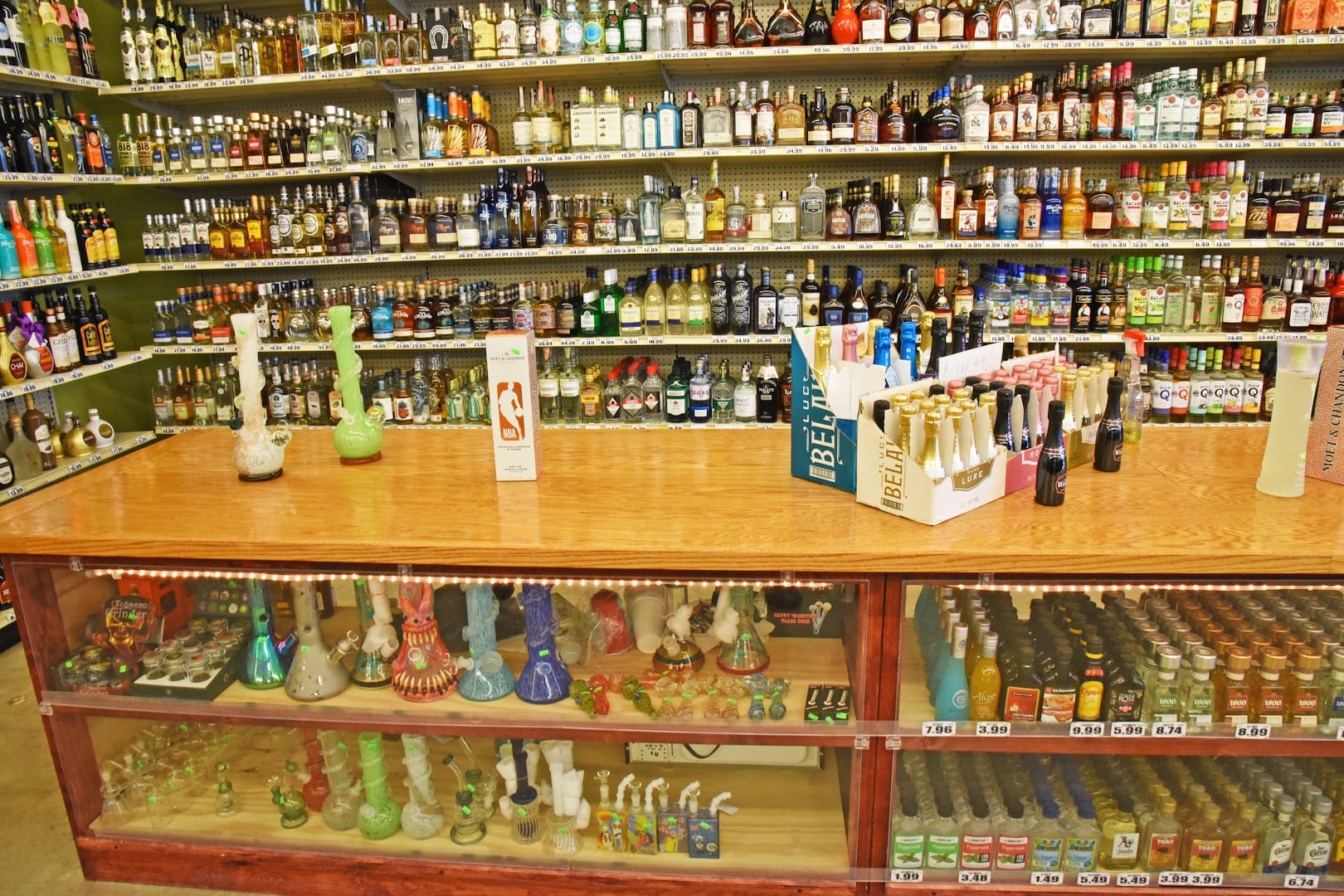 Payless Liquor, photo 4