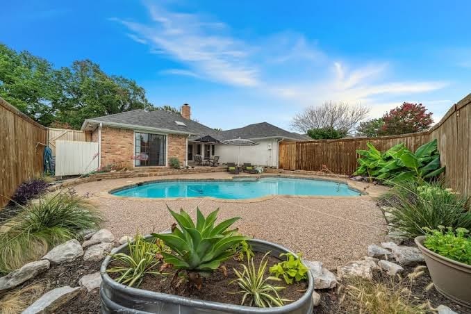 4BR Home w/ Arcade, Foosball & Desks - Carrollton, photo 3