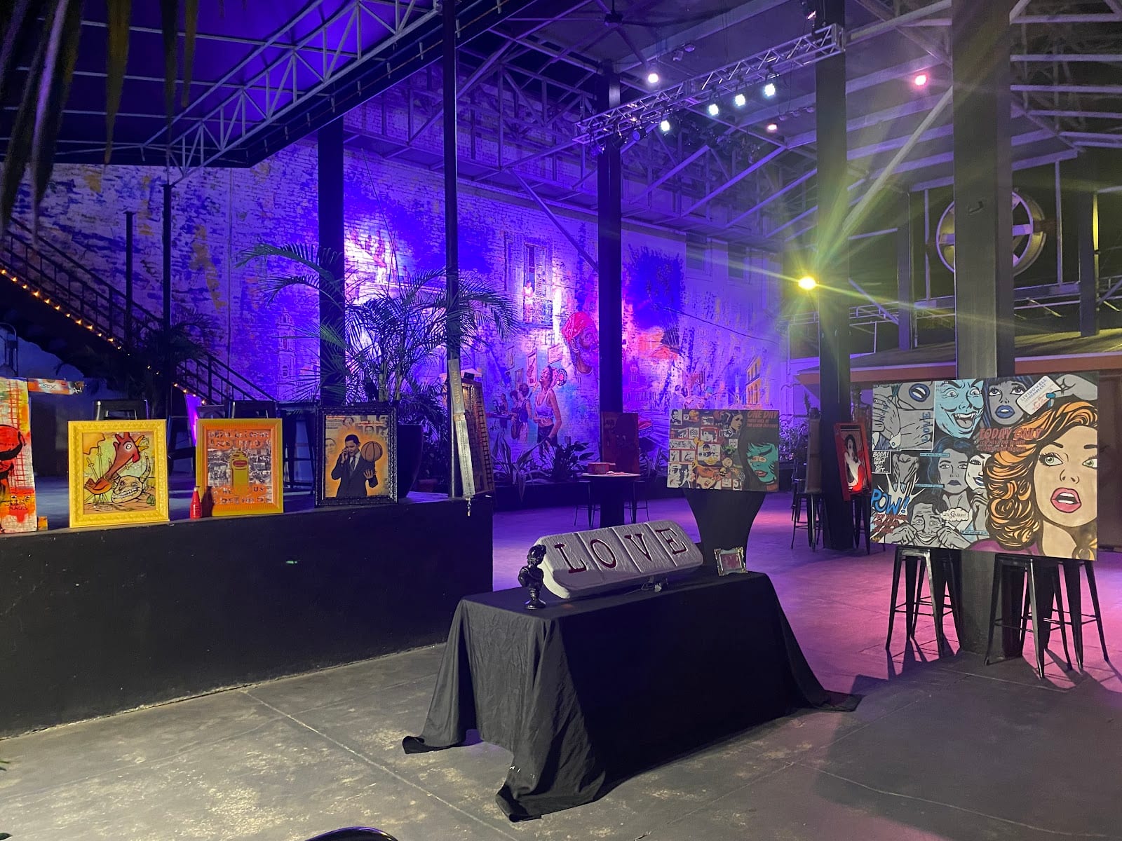 Not Art, Art Gallery.