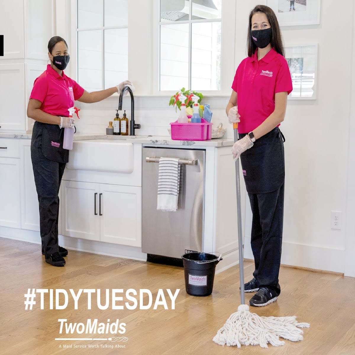 Two Maids, photo 4