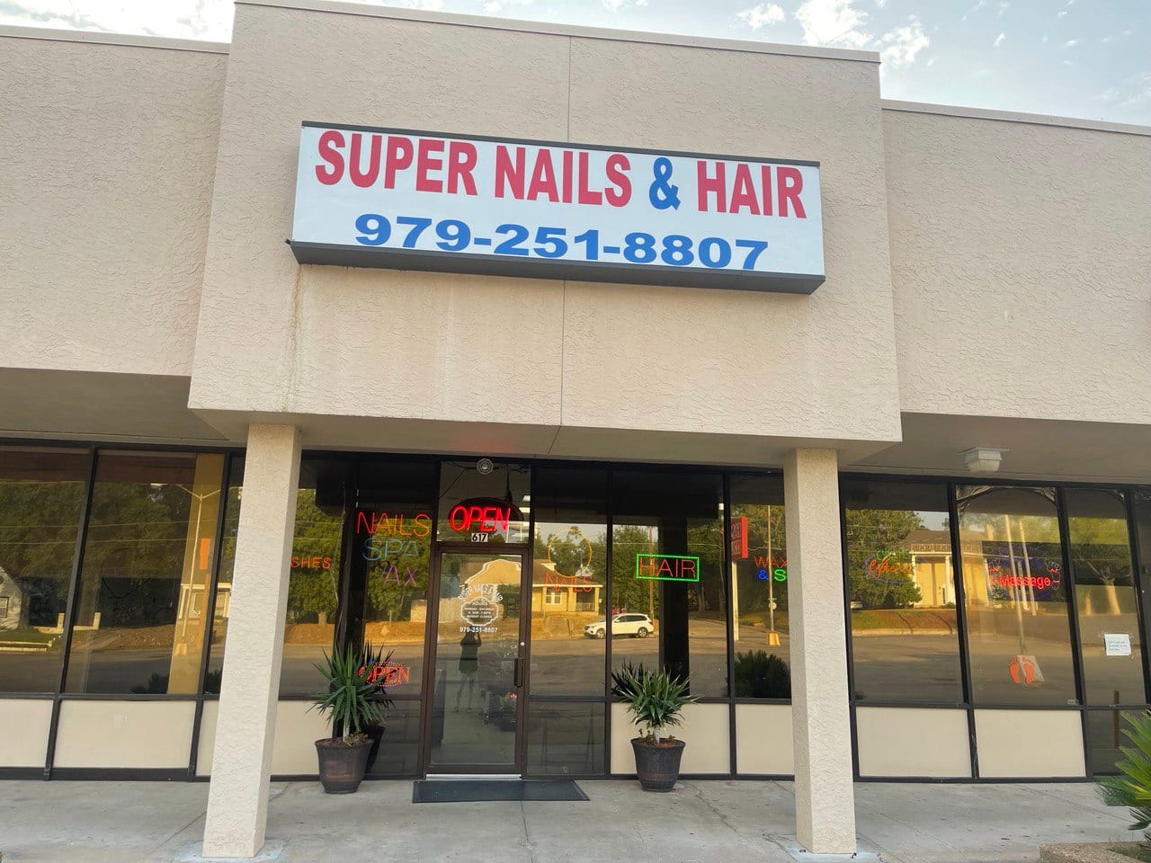 Super Nails & Hair, photo 2