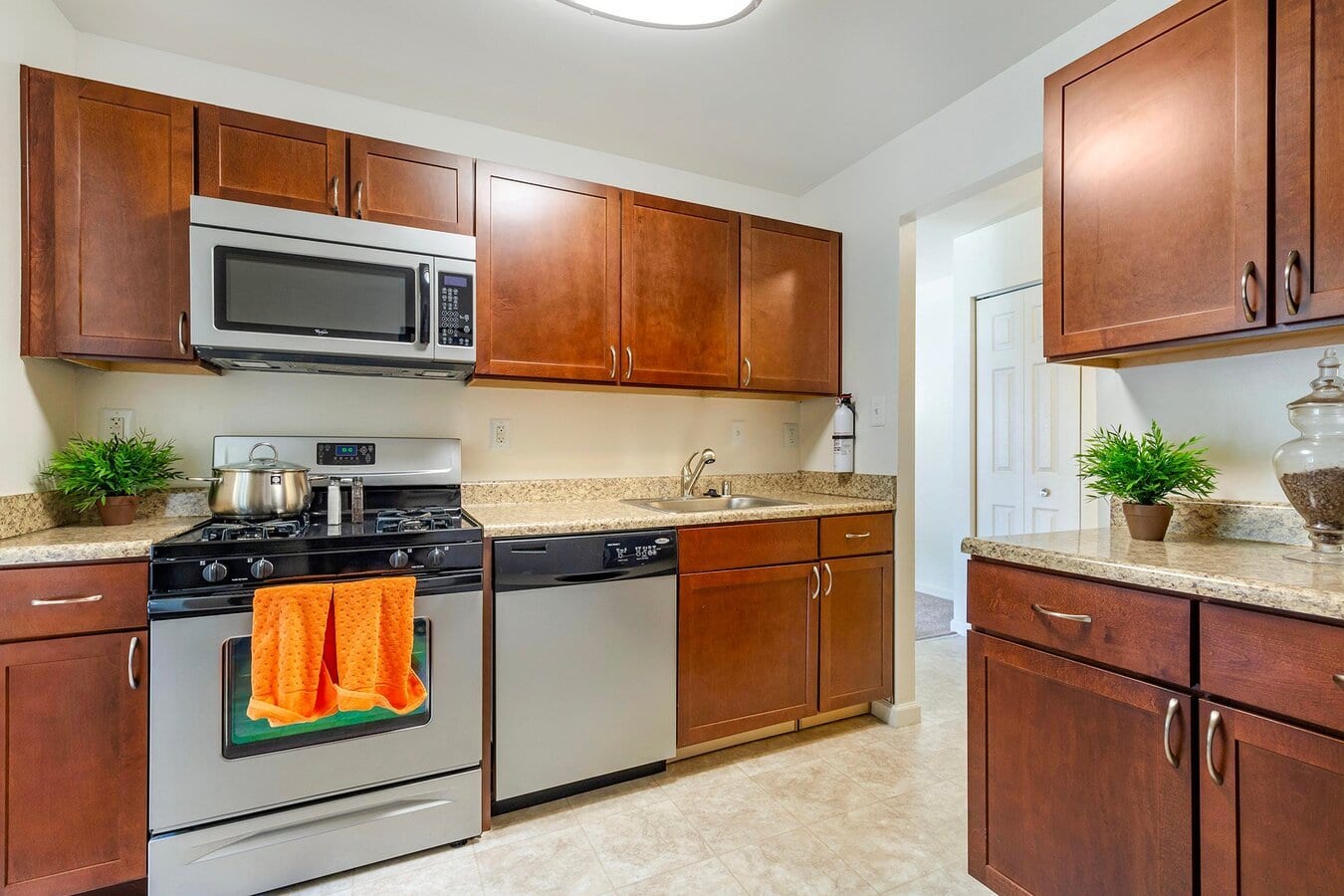Annapolis Roads Apartments, photo 4