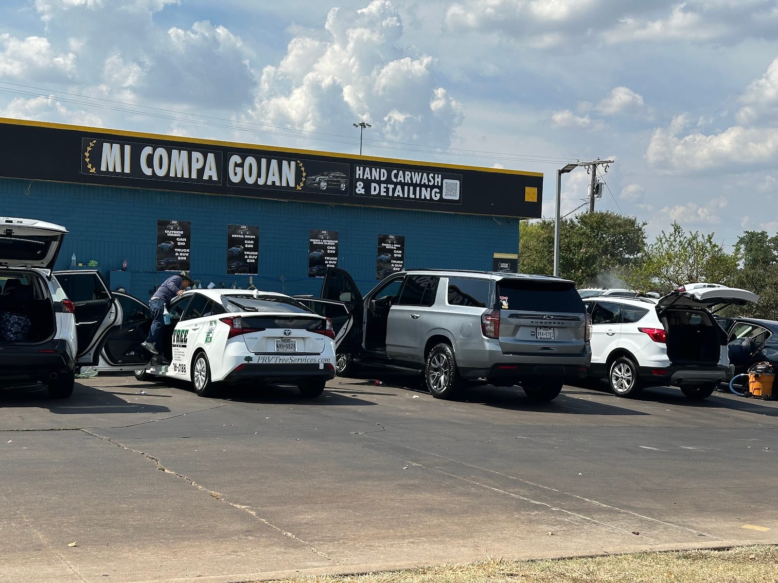 Mi Compa Gojan Hand Car Wash, photo 4