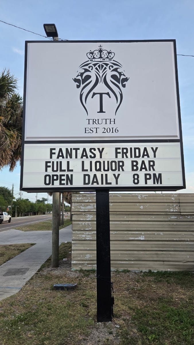Truth Lounge, photo 2
