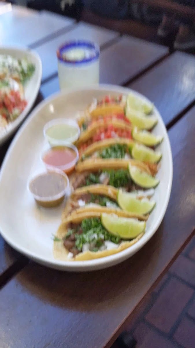 Uno Dos Tacos, photo 3