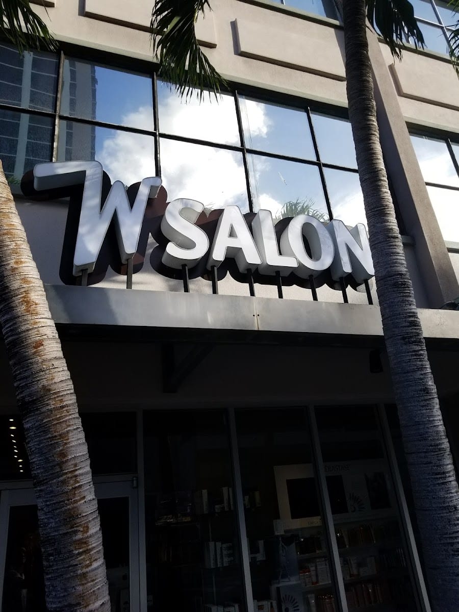 W Salon Hawaii, photo 2