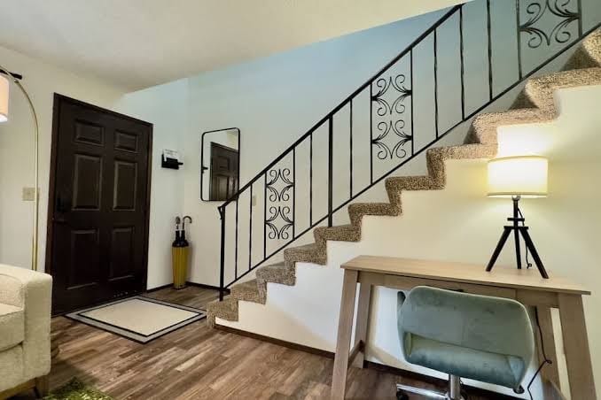 Charming Eastside Bungalow near downtown, a great park, and I-5!, photo 2