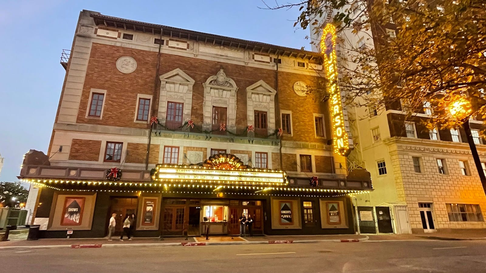 Jefferson Theatre, photo 2