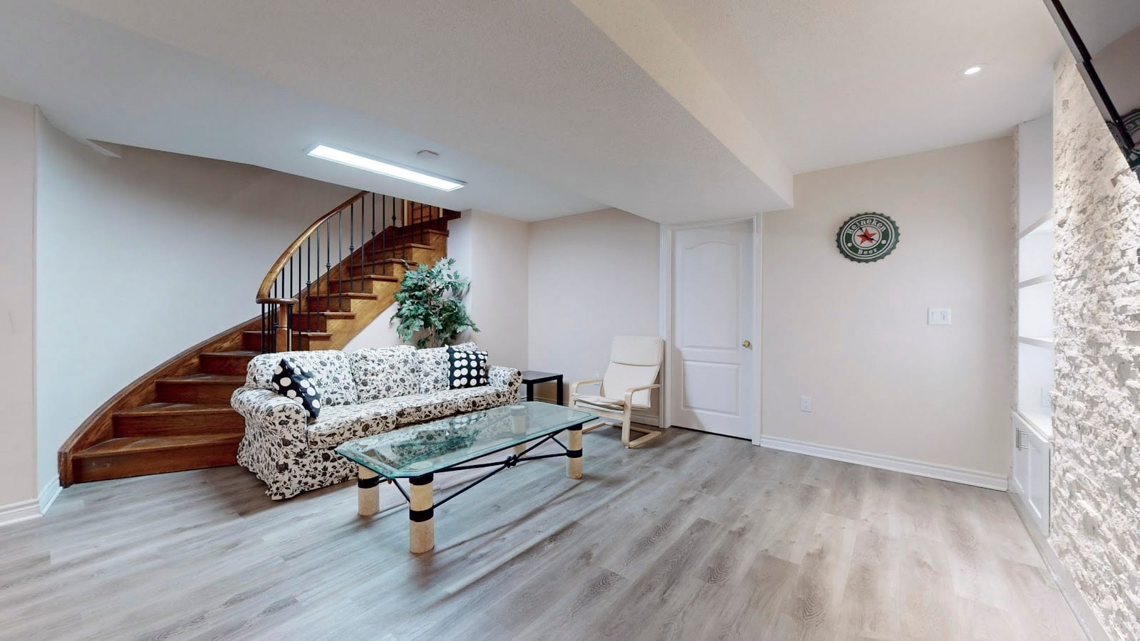 Tyler Davis: RE/MAX REALTY SPECIALISTS INC., BROKERAGE, photo 4