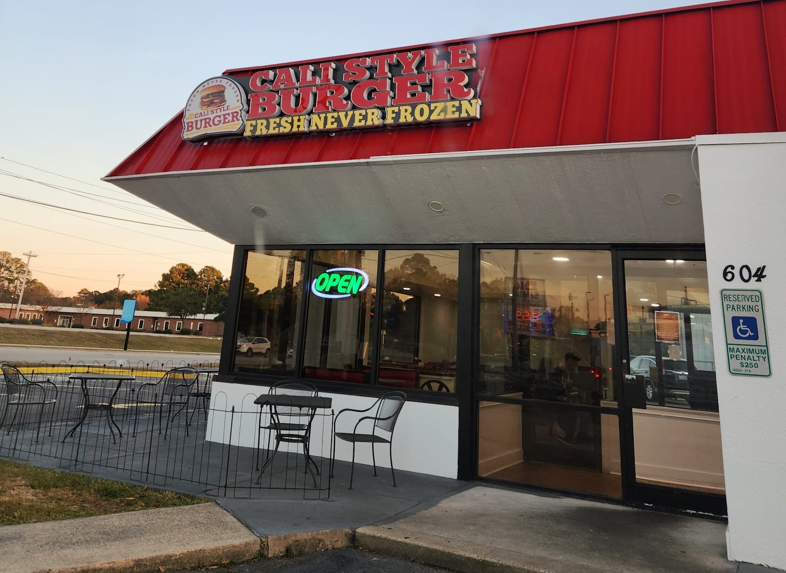 California Burgers & Deli, photo 4