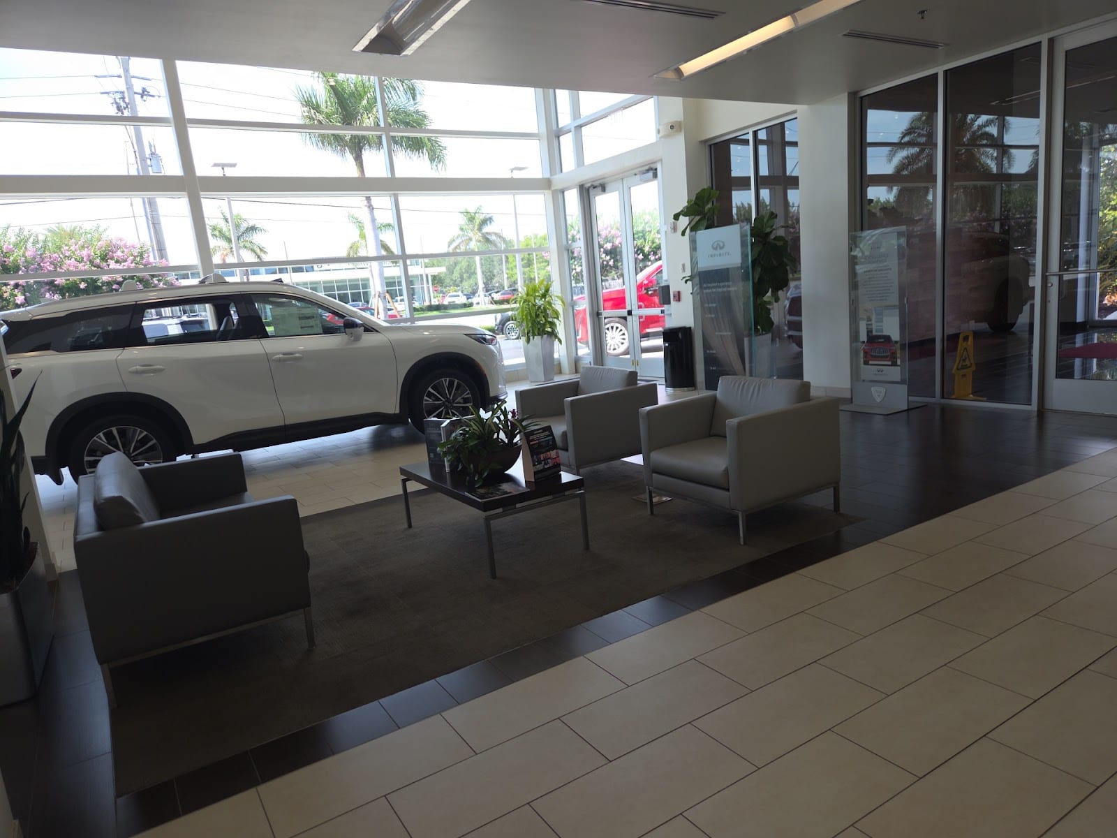 INFINITI of Sarasota, photo 2